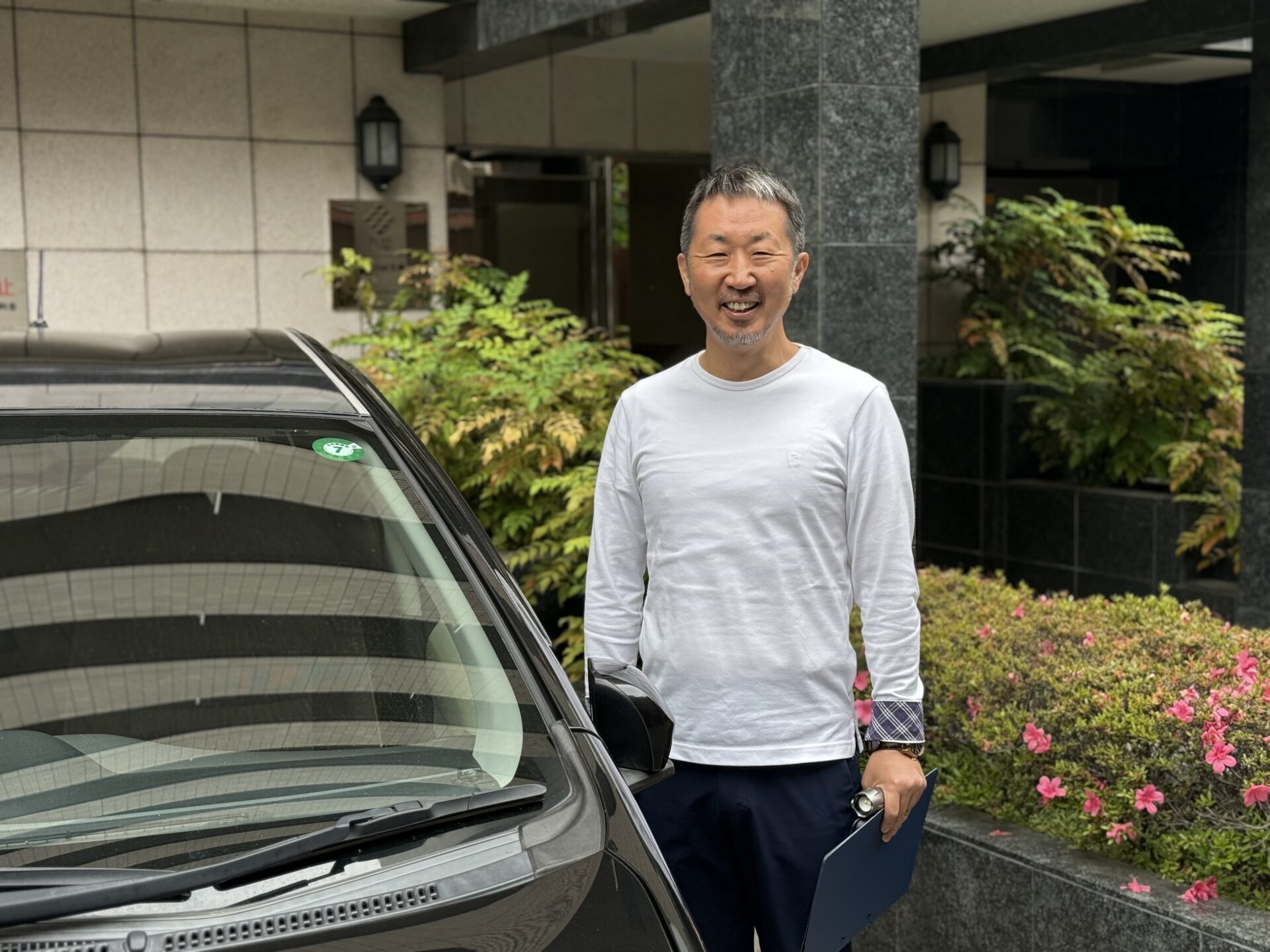 車好きだからこそ、車の価値を正しく見る‼︎趣味はドライブ・車中泊!車への愛情があるからこそ、年式や走行距離だけでなく、オーナー様の「想い」も含めて評価します。