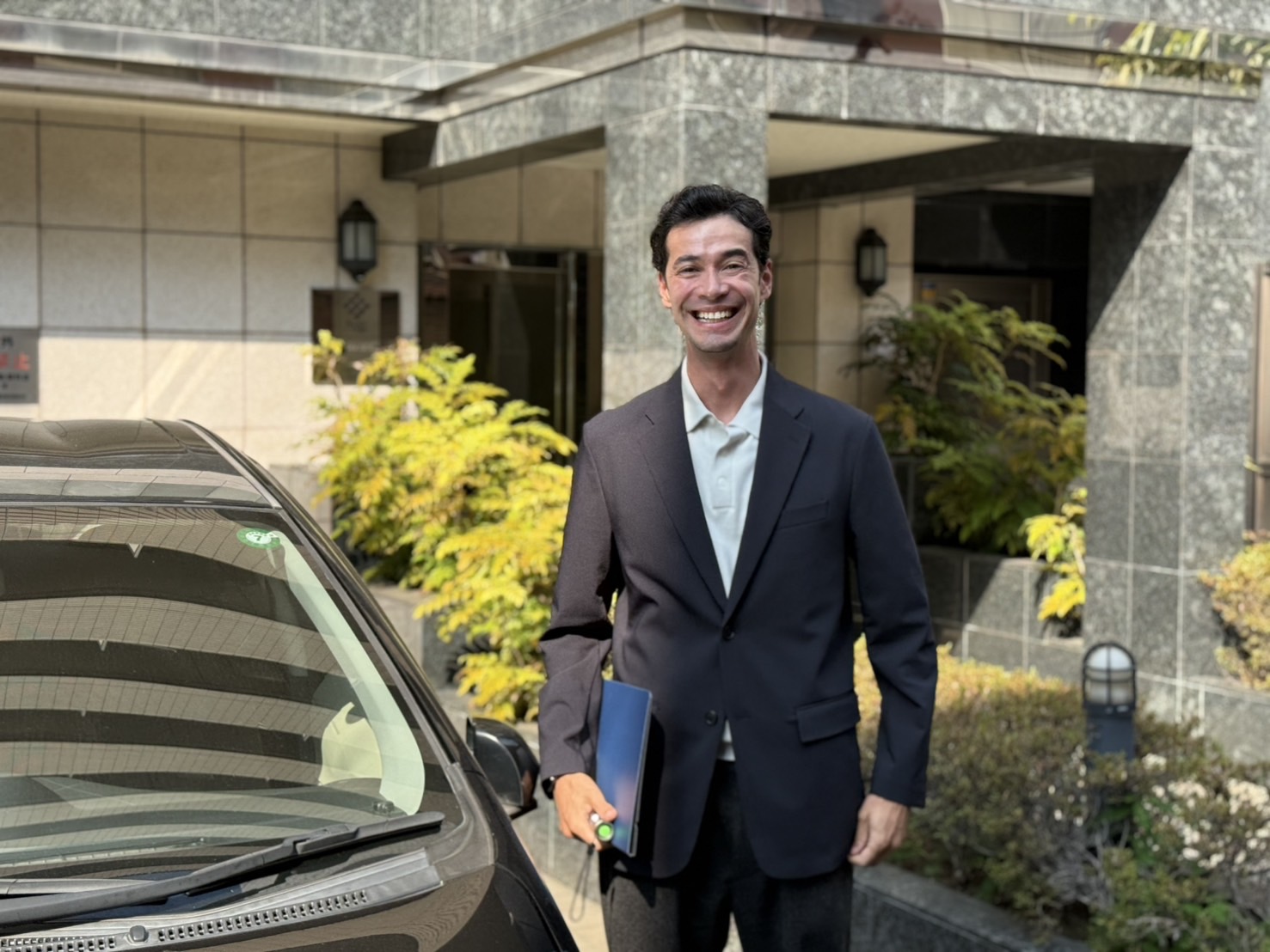 はじめまして！ハッピーカーズ中野店の  鈴木ヒカルドです！